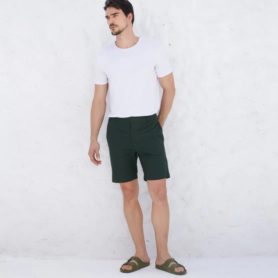 Calças E Bermudas>Basico.com Bermuda Algodão Stretch Masculina - Verde Cedro