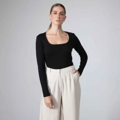 Blusas E Casacos>Basico.com Blusa Canelada Algodão Decote Quadrado Feminina - Preto