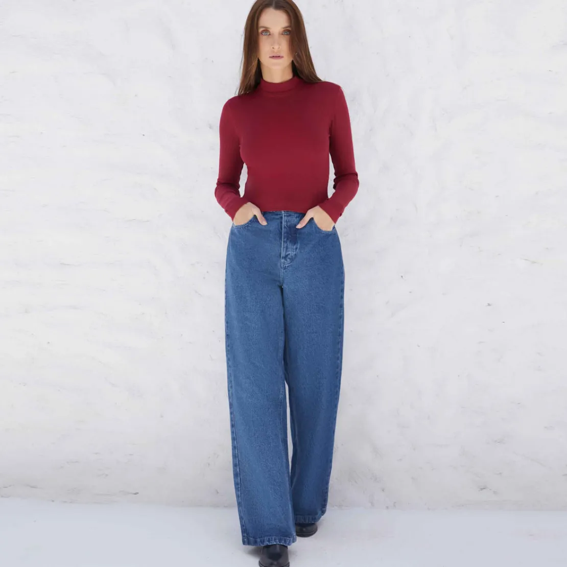 Blusas E Casacos | Viscose>Basico.com Blusa Canelada Viscose Gola Alta Feminina - Vermelho Escarlate