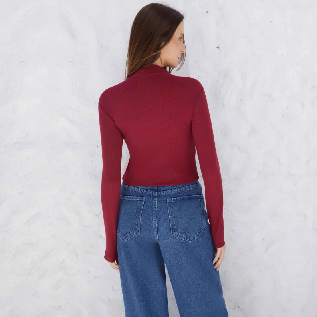 Blusas E Casacos | Viscose>Basico.com Blusa Canelada Viscose Gola Alta Feminina - Vermelho Escarlate