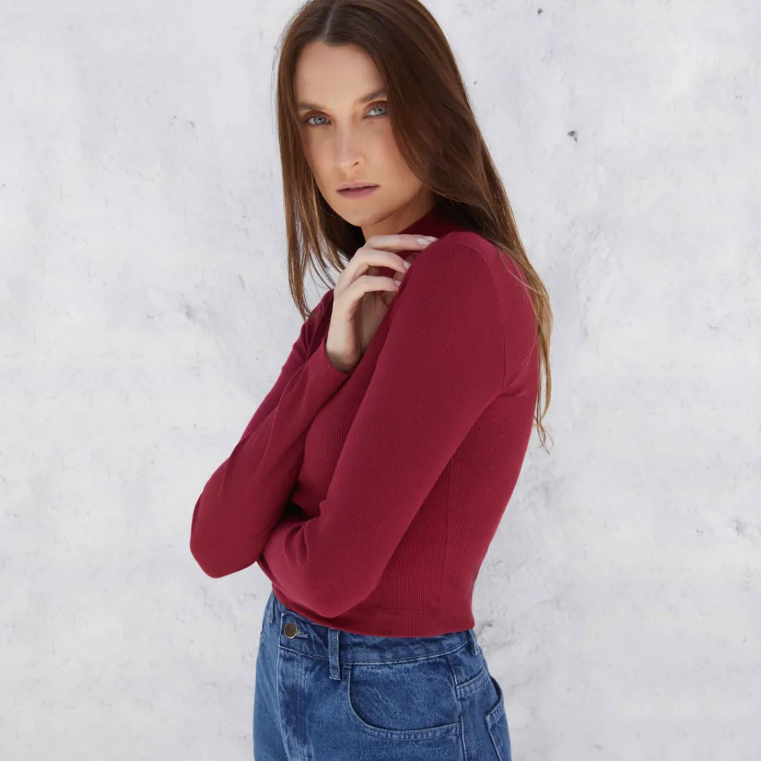 Blusas E Casacos | Viscose>Basico.com Blusa Canelada Viscose Gola Alta Feminina - Vermelho Escarlate