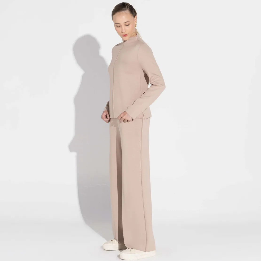 Blusas E Casacos | Blusas>Basico.com Blusa Dense Viscose Manga Longa Feminina - Bege Amêndoa