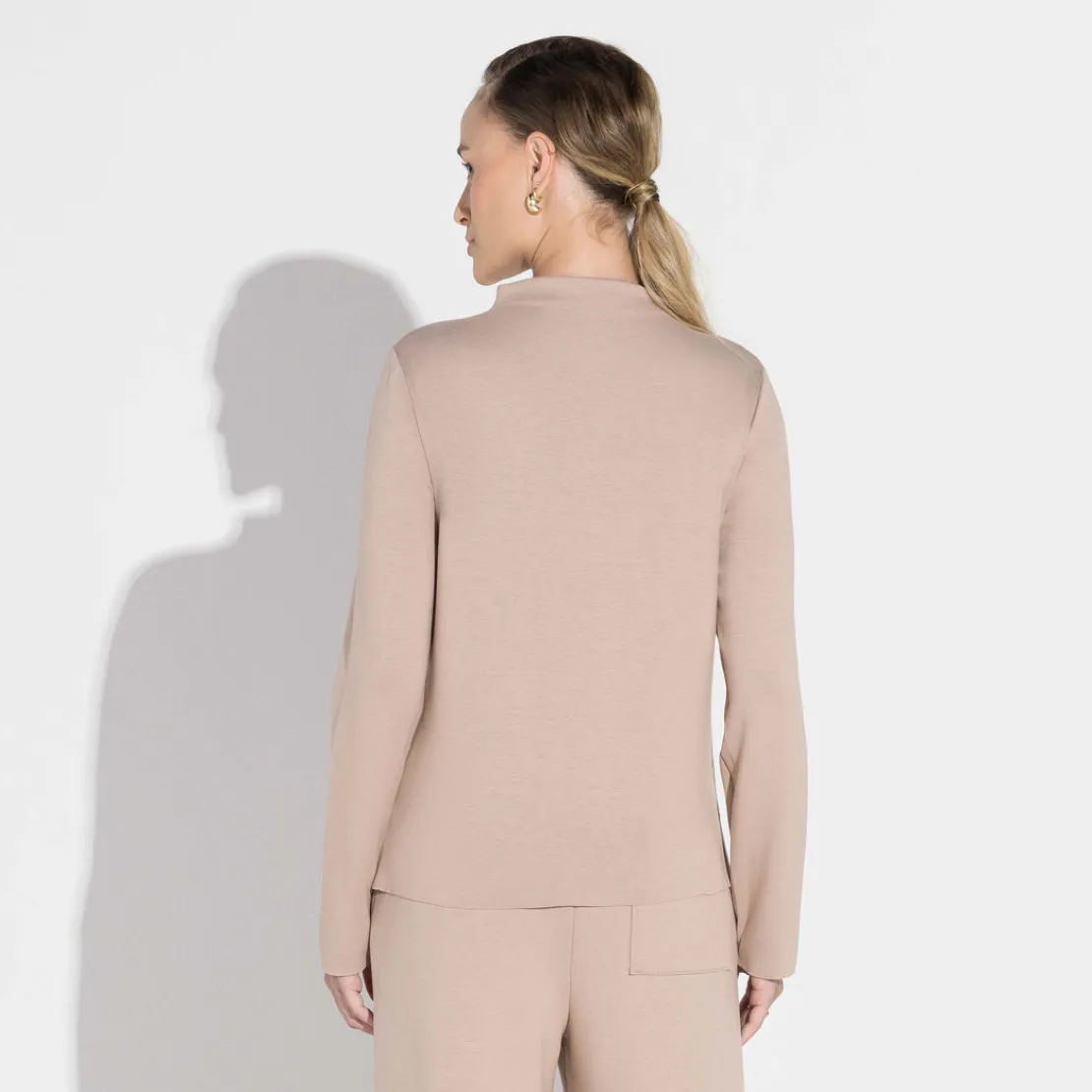 Blusas E Casacos | Blusas>Basico.com Blusa Dense Viscose Manga Longa Feminina - Bege Amêndoa