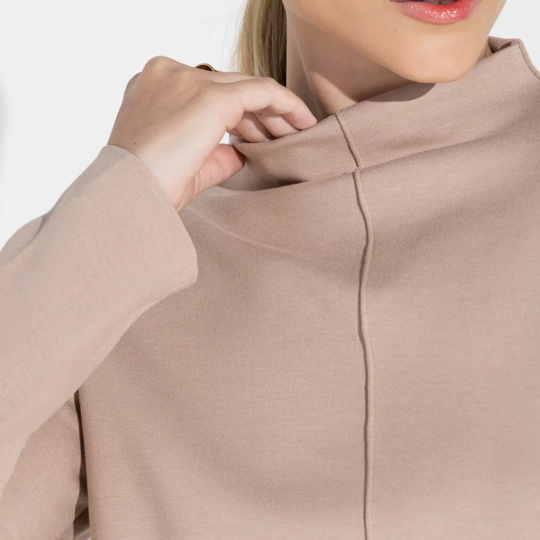 Blusas E Casacos | Blusas>Basico.com Blusa Dense Viscose Manga Longa Feminina - Bege Amêndoa