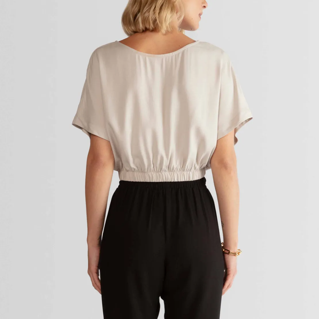 Blusas E Casacos | Viscose>Basico.com Blusa Viscose Cropped Feminina - Bege Areia