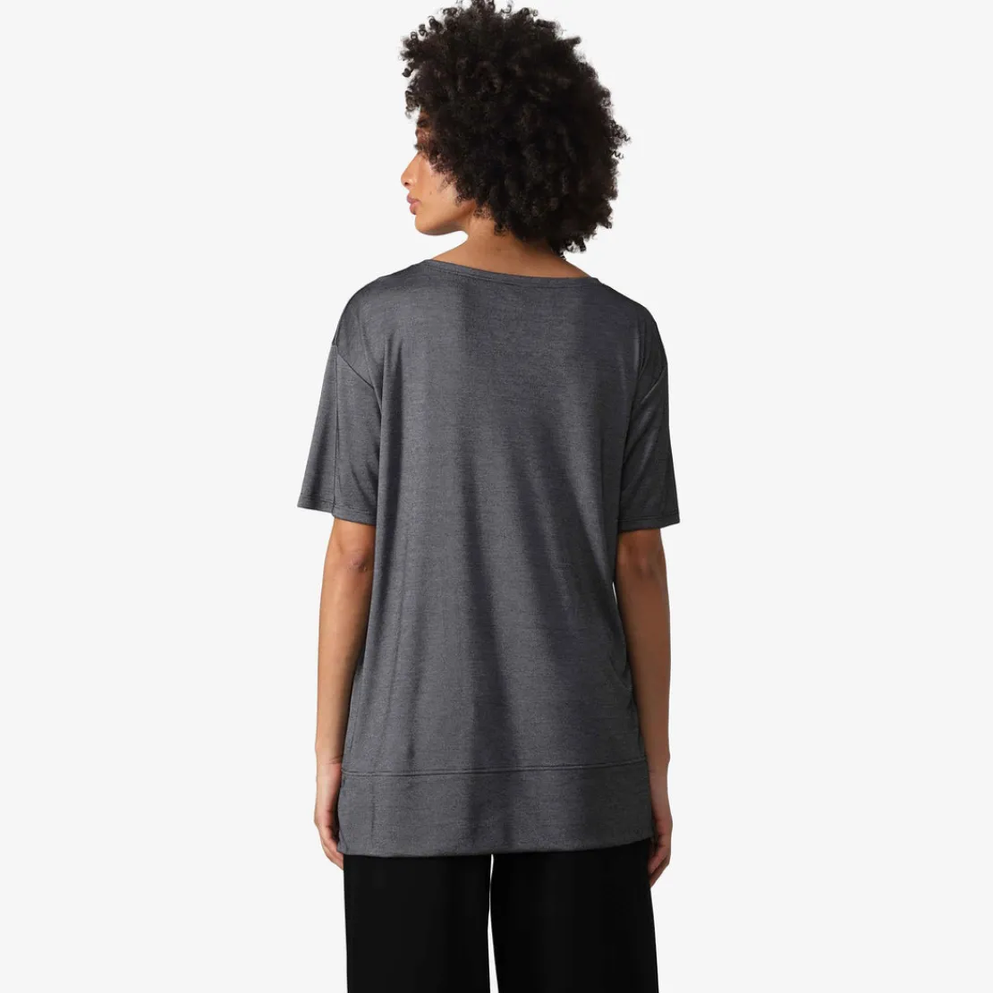Camisetas>Basico.com Camiseta Light Modal Bolsos Feminina - Preto