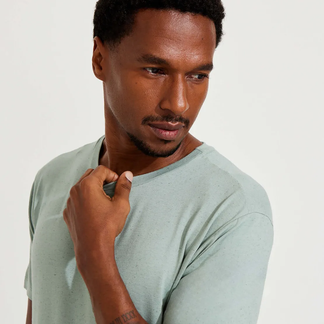 Linho | Camisetas>Basico.com Camiseta Malha Linho Masculina - Verde Chá