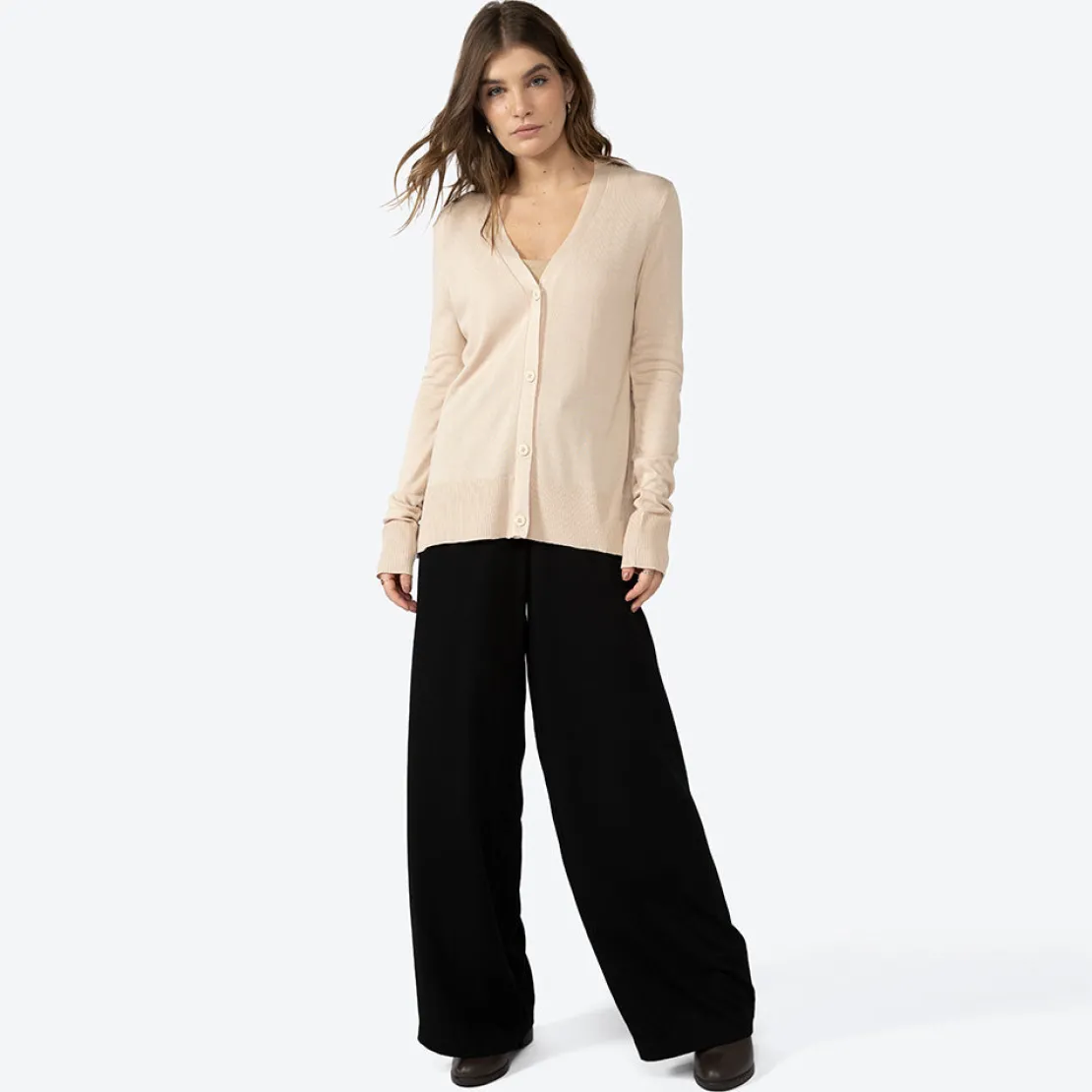 Tricot>Basico.com Cardigan Tricot Viscose Feminino - Bege