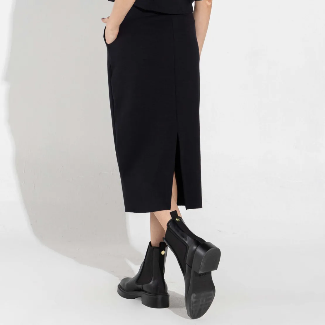 Saias | Saias E Shorts>Basico.com Saia Midi Dense Viscose - Preto